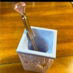 Makeup brush and pencil holder